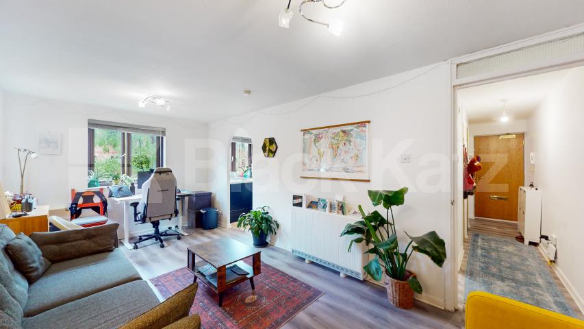 Refurbished a year ago and set on the banks of the river lea Riverside Close, Clapton 